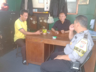 Bhabinkamtibmas Kelurahan Sidotopo Laksanakan Sambang Pos Keamanan RPH dan Sosialisasi Harkamtibmas