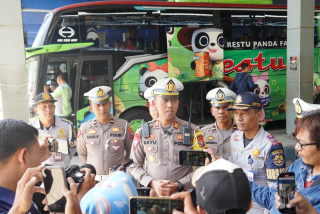 Minimalisir Laka Lantas, Polres Ponorogo Gelar Ramp Check Bus di Terminal Seloaji