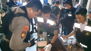 Operasi Tumpas Narkoba Semeru 2024, Polres Tanjungperak Amankan 24 Orang di Jl. Kunti Surabaya