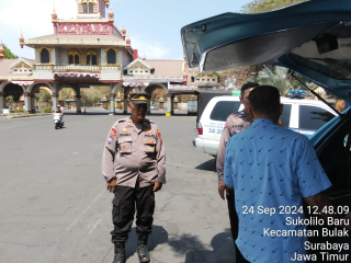 Patroli Harkamtibmas Polsek Kenjeran di Kenpark