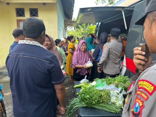 Mobil Sayur Kamtibmas Polresta Banyuwangi Jadi Sarana Cooling System Pilkada 2024 Sambil Berbagi