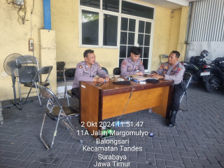 Kontrol Anggota Pam di Gudang Logistik oleh Sat Samapta Polres Pelabuhan Tanjung Perak