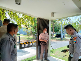 Patroli Dialogis Polsek Kenjeran di Perumahan Pantai Mentari