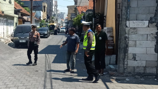 Polsek Semampir Melaksanakan Pemantauan Pungli di Jalan Petukangan