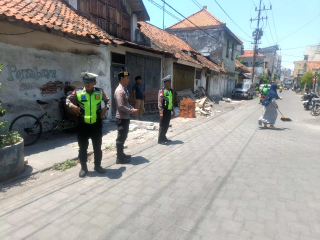 Polsek Semampir Laksanakan Patroli KRYD di Jalan Petukangan