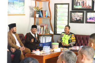 Cooling System Hadapi Pilkada 2024, Kapolres Bojonegoro Kunjungi Ponpes Al - Rosyid