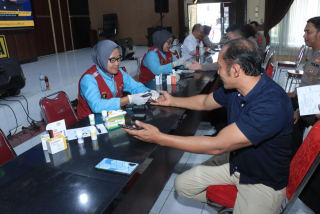 Jelang Pengamanan TPS di Pilkada 2024 Polres Blitar Kota Lakukan Rikkes Personel