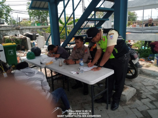 Polsek Asemrowo Laksanakan Patroli Sambang Objek Vital Gudang PLN Tambak Langon
