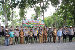 Polres Nganjuk Dorong Ketahanan Pangan Melalui Penanaman Jagung dan Budidaya Ikan di Lahan 12,2 Hektare