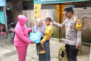 Polisi Peduli, Polres Malang Distribusikan Ratusan Paket Sembako untuk Warga Kurang Mampu