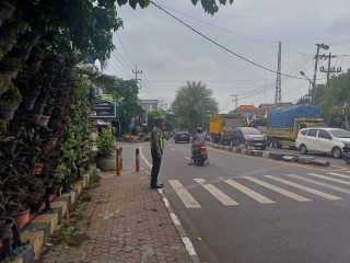 Personil Polsek Semampir Laksanakan Giat Pos Akhir di TL Karang Tembok