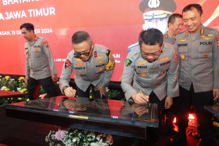 Kapolda Jatim Resmikan 9 Gedung RS Bhayangkara Jajaran Polda Jawa Timur Secara Serentak