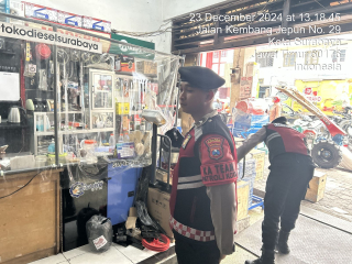 Patroli Dialogis Unit Patroli Kota Presisi Sat Samapta Polres Pelabuhan Tanjung Perak di Toko Alsintan Mendukung Ketahanan Pangan