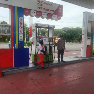 Polsek Asemrowo Pastikan Keamanan di SPBU Margomulyo