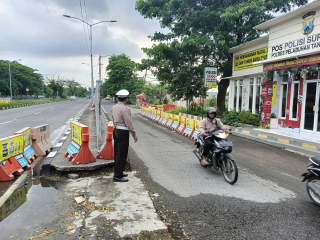 Polsek Kenjeran Laksanakan Giat Pos Akhir di Depan Pos Polisi Suramadu