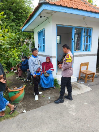 Bhabinkamtibmas Takal Kedinding Berikan Himbauan di SMP Taruna Jaya