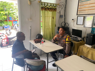 Bhabinkamtibmas Pegirian Sambangi Warga untuk Himbauan Kamtibmas dan Sosialisasi Ketahanan Pangan