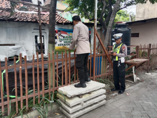 Personil Polsek Semampir Gelar Patroli Harkamtibmas di Kawasan Wisata Religi Ampel