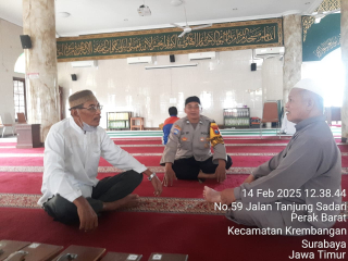 Bhabinkamtibmas Perak Barat Sambang Takmir Masjid Al Iklash Berikan Himbauan Kamtibmas