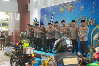 Momen Hangat Kapolri Berbagi dan Perkuat Silaturahmi Dengan Ulama serta Masyarakat di Bulan Ramadhan