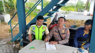 Personel Polsek Asemrowo Patroli di Pergudangan PLN Tambak Langon, Situasi Aman dan Terkendali