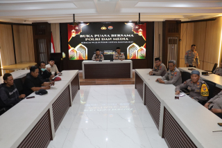 Sinergi Polri dan Media: Buka Puasa Bersama Polres Pelabuhan Tanjung Perak dan Wartawan