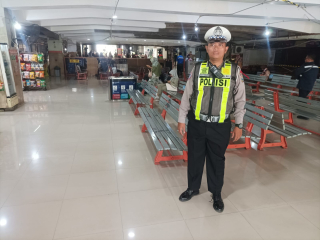 Personil Polsek Pabean Cantikan Laksanakan Patroli di Stasiun Surabaya Kota, Cegah Kerawanan 3C dan Kejahatan Lainnya