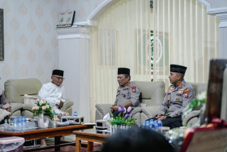 Pupuk Sinergitas Dengan Ulama Kapolda Jatim Kunjungi Ketua Umum MUI di Kota Kediri