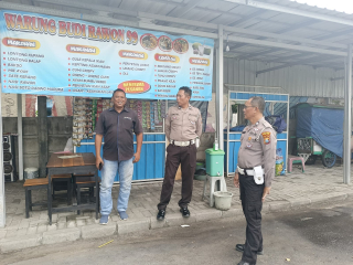 Personil Polsek Kenjeran Laksanakan Patroli Harkamtibmas dan Dialogis Bersama Warga Kejawan Lor