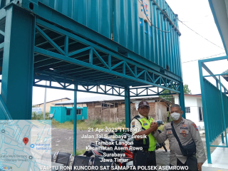Personil Polsek Asemrowo Patroli Keamanan di Gudang PLN Tambak Langon