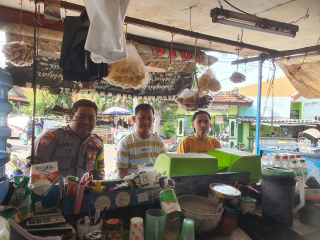 Bhabinkamtibmas Tanjung Perak Sambang Warga, Sampaikan Pesan Kamtibmas di Wilayah Hukum Polsek Pabean Cantikan