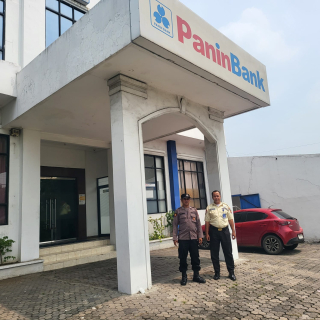 Polsek Asemrowo Laksanakan Patroli Keamanan di Bank Panin, Antisipasi 3C