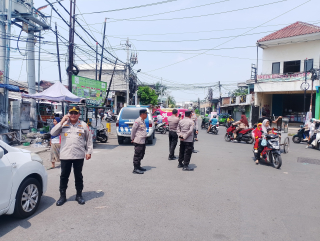 Kapolsek Kenjeran Pimpin Patroli Antisipasi 3C dan Kerawanan Lain di Jalan Randu Kedung Mangu