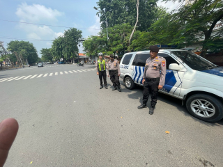 Polsek Pabean Cantikan Laksanakan Patroli Harkamtibmas di TL Semut Baru, Antisipasi 3C dan Pantau Kelancaran Lalu Lintas