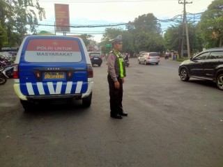 Personel Polsek Pabean Cantikan Laksanakan Pemantauan Arus Lalu Lintas di Jalan Bunguran