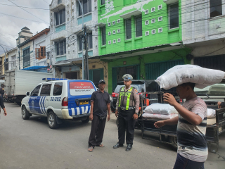 Antisipasi Kerawanan, Polsek Pabean Cantikan Laksanakan Patroli Harkamtibmas di Jalan Songoyudan
