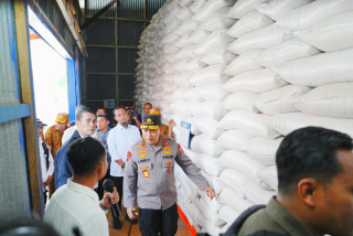 Kapolri-Mentan Tinjau Gudang Bulog Tanete, Cek Kesiapan Tampung dan Jaga Kualitas Pangan