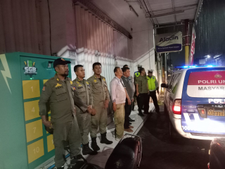 Cegah Tawuran dan Kejahatan Jalanan, Polsek Semampir Gelar Patroli Harkamtibmas di Jalan Bulak Rukem