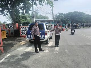 Patroli Antisipasi 3C dan Lalin di Taman Suroboyo, Polsek Kenjeran Pastikan Situasi Aman
