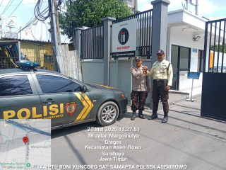 Personil Polsek Asemrowo Sampaikan Pesan Keamanan Saat Patroli di Jalan Margomulyo