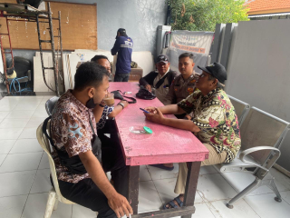 Bhabinkamtibmas Wonokusumo Sambangi Ketua RW, Imbau Anak Muda Tidak Keluar Malam Hari