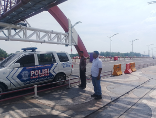 Polsek Kenjeran Gelar Patroli Harkamtibmas di Jembatan Suroboyo, Antisipasi 3C dan Kerawanan Lain