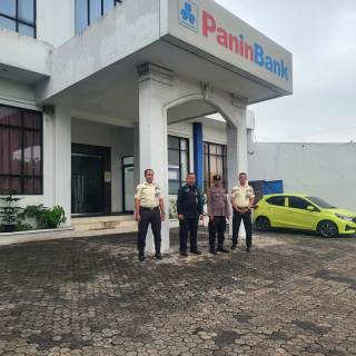 Polsek Asemrowo Laksanakan Patroli di Objek Vital Panin Bank Tambak Langon