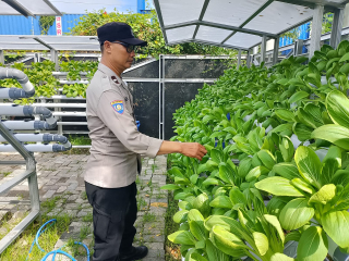 Personel Polsek Pabean Cantikan Laksanakan Asistensi dan Pembinaan di Taman Petekan Riverside