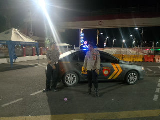 Personel Polsek Kenjeran Gelar Patroli Blue Light di Sekitar Jembatan Surabaya