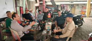 Bhabinkamtibmas dan Babinsa Sambangi Warga Bulak Banteng, Sampaikan Pesan Kamtibmas