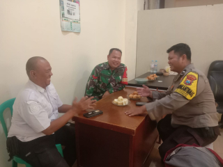 Bhabinkamtibmas Pegirian Jalin Koordinasi 3 Pilar untuk Wujudkan Keamanan Lingkungan