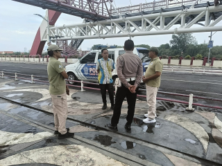 Patroli Harkamtibmas Polsek Kenjeran di Jembatan Suroboyo Berlangsung Kondusif