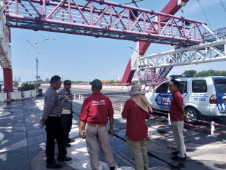 Patroli Gabungan Cegah 3C di Sepanjang Jembatan Surabaya