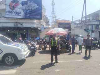 Patroli Harkamtibmas di Kawasan Wisata Religi Sunan Ampel, Antisipasi Parkir Liar dan Gangguan Kamtibmas
